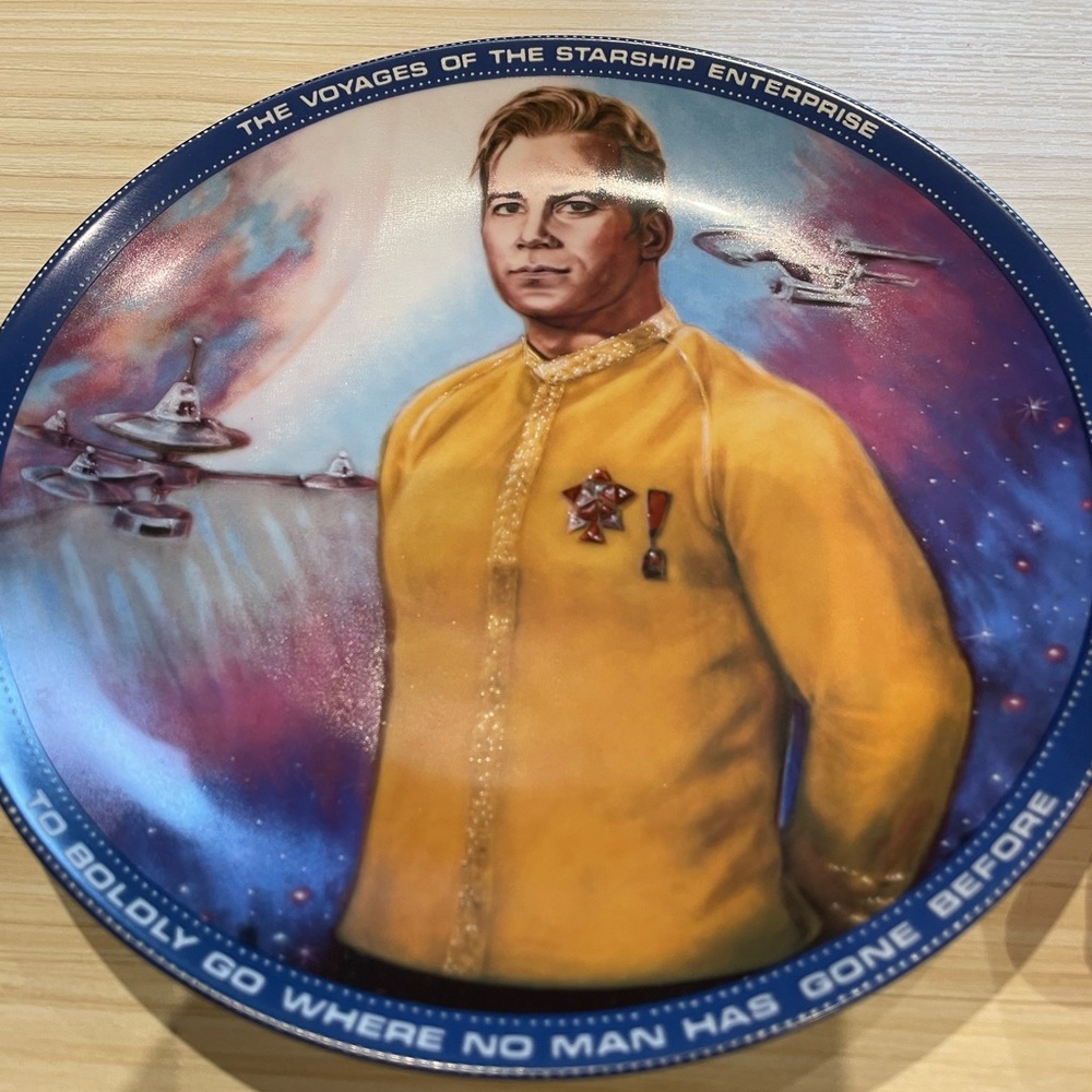 Captain Kirk Star Trek OTS Commemorative Plate - **Mint**